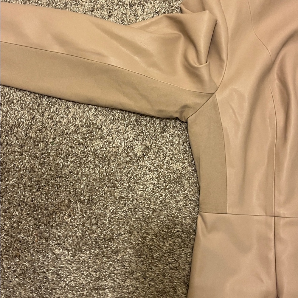 GILI Women's Beige faux leather Blazer size 14 - Picture 11 of 13